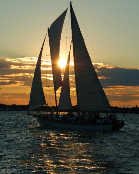 Sunset Sailing in Annapolis Maryland on the Schooner Woodwind
